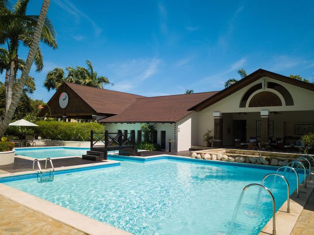 Imagen de la piscina del Hotel Lifestyle Kosher Crown Villas. Foto 14