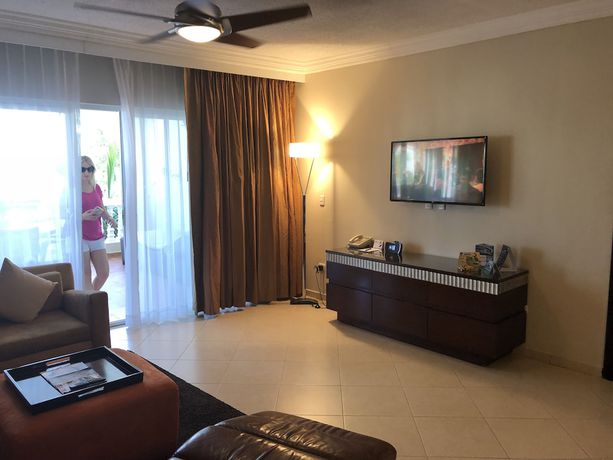 Imagen de la habitación del Hotel Lifestyle Kosher Presidential Suites. Foto 2