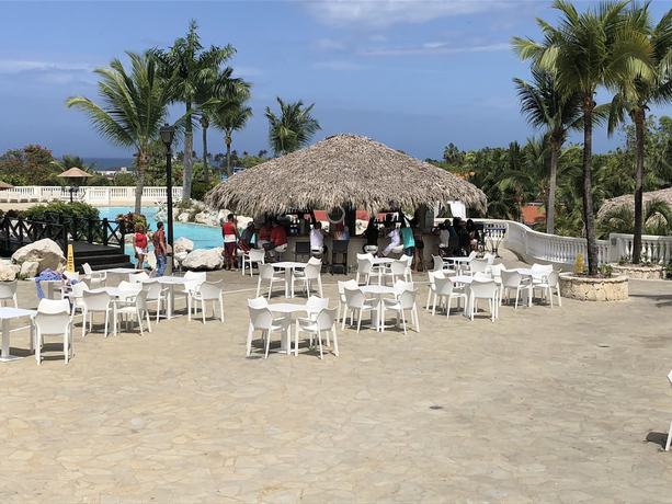 Imagen de la piscina del Hotel Lifestyle Kosher Presidential Suites. Foto 16