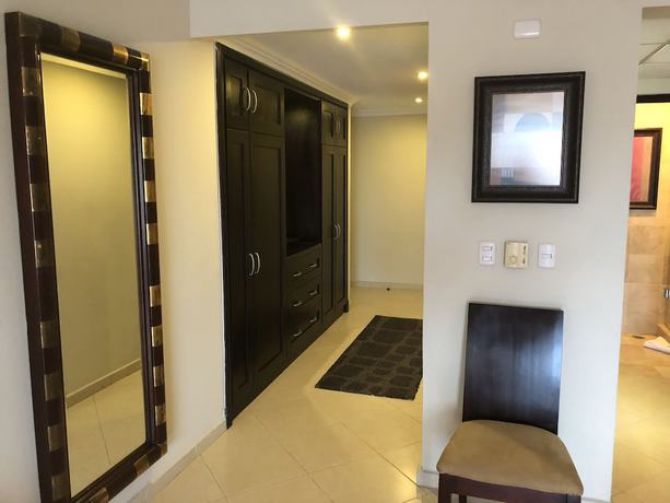 Imagen de la habitación del Hotel Lifestyle Kosher Presidential Suites. Foto 10