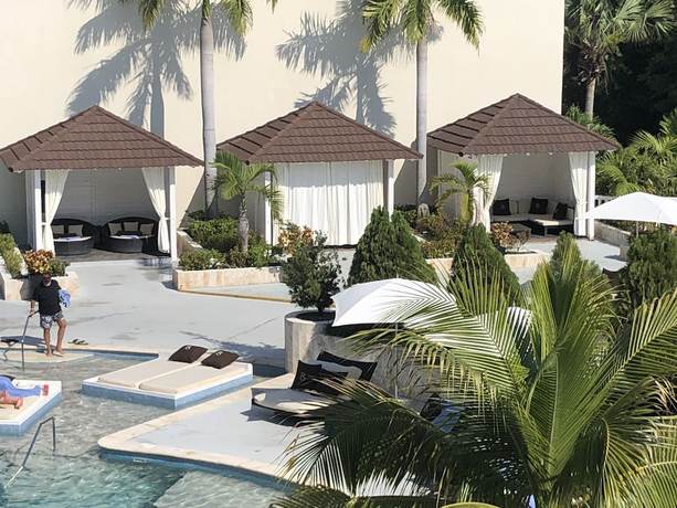 Imagen de la piscina del Hotel Lifestyle Kosher Tropical Suites. Foto 16