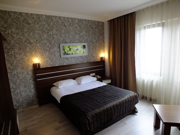 Imagen de la habitación del Hotel Lifos Otel. Foto 2