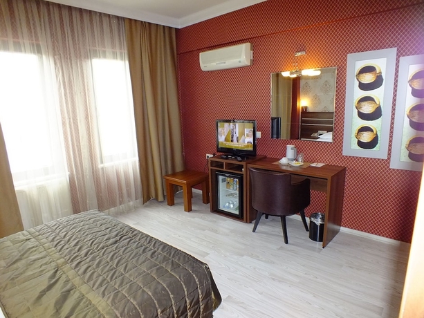 Imagen de la habitación del Hotel Lifos Otel. Foto 7