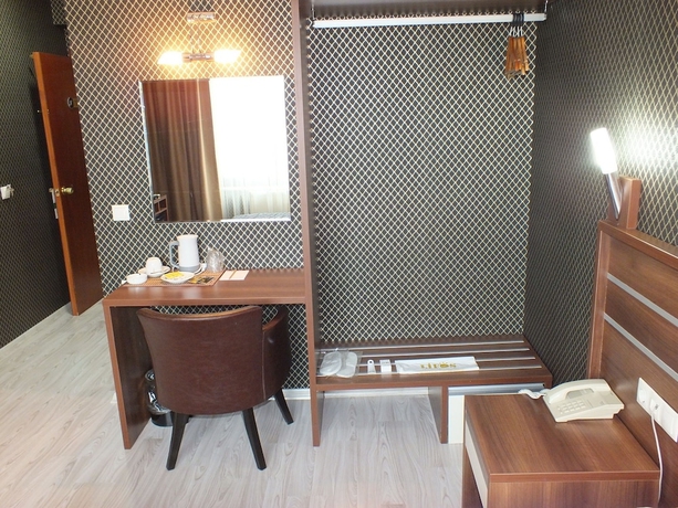 Imagen de la habitación del Hotel Lifos Otel. Foto 16
