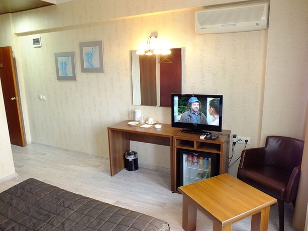 Imagen de la habitación del Hotel Lifos Otel. Foto 17