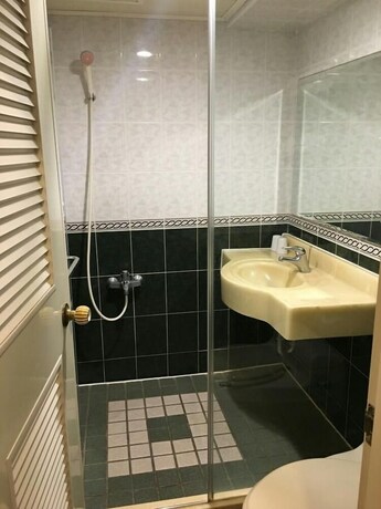 Imagen de la habitación del Hotel Light Blue. Foto 17