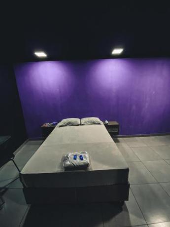 Imagen de la habitación del Hotel Light Motel. Foto 3