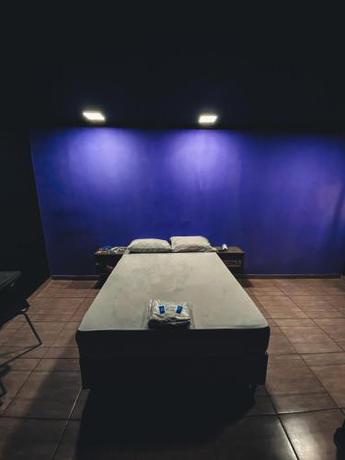 Imagen de la habitación del Hotel Light Motel. Foto 4