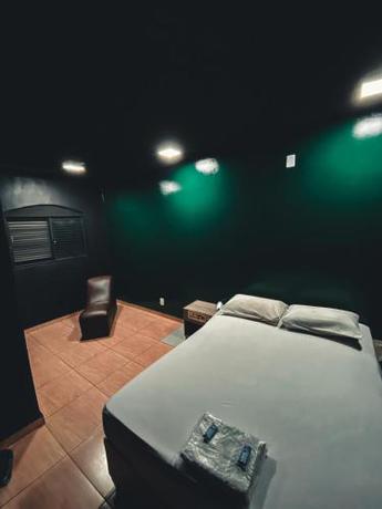 Imagen de la habitación del Hotel Light Motel. Foto 6