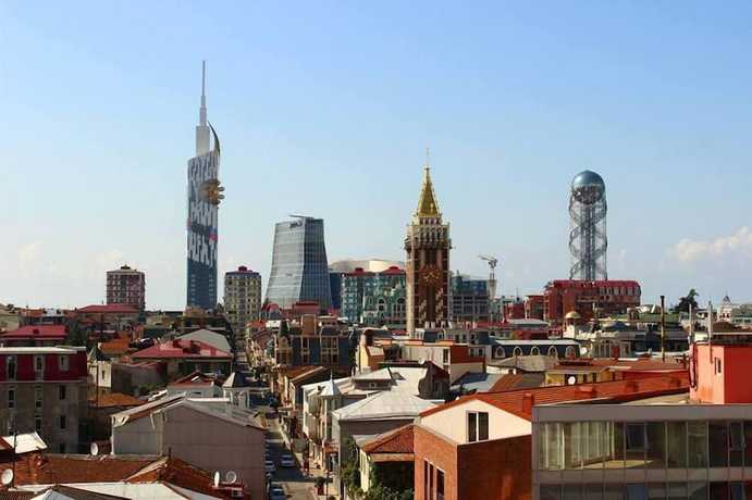 Imagen de los exteriores del Hotel Light Palace. Foto 17