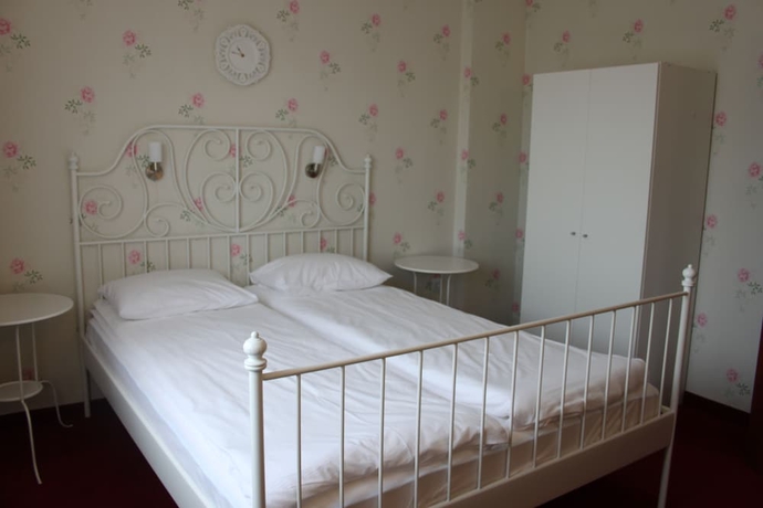 Imagen de la habitación del Hotel Light, Sofia. Foto 15