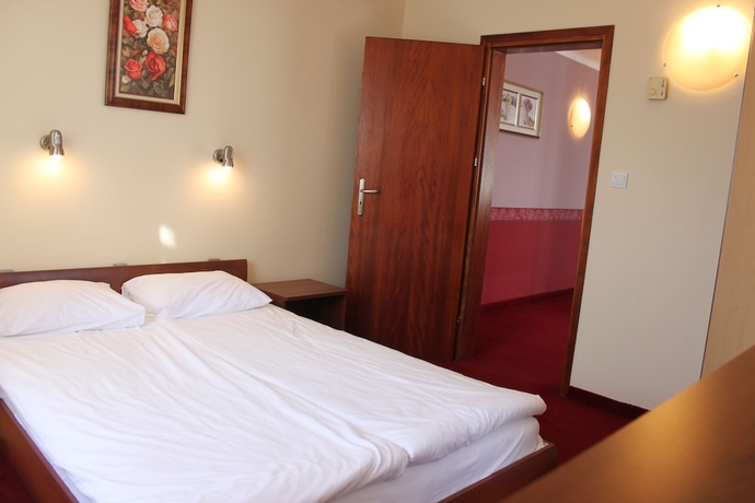 Imagen de la habitación del Hotel Light, Sofia. Foto 16