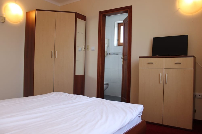 Imagen de la habitación del Hotel Light, Sofia. Foto 18