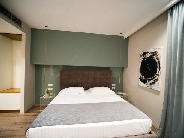 Imagen general del Hotel Light, Tirana. Foto 13