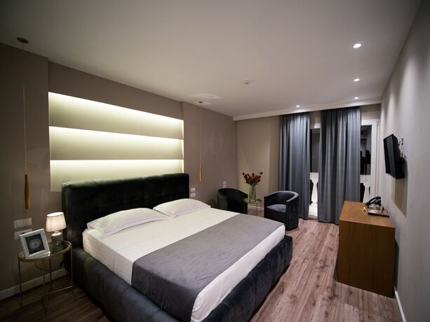 Imagen general del Hotel Light, Tirana. Foto 19