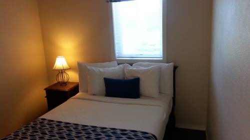 Imagen de la habitación del Hotel Lighthouse Oceanfront Resort. Foto 7