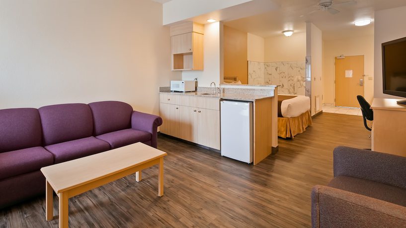 Imagen de la habitación del Hotel Lighthouse Suites Inn. Foto 5