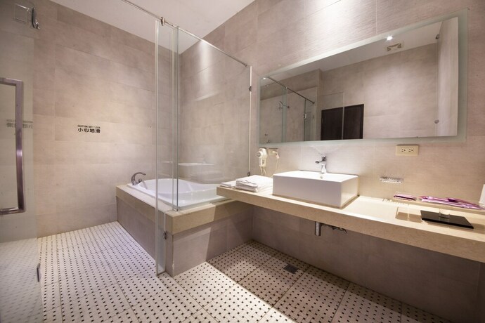 Imagen de la habitación del Hotel Ligin Motel. Foto 22