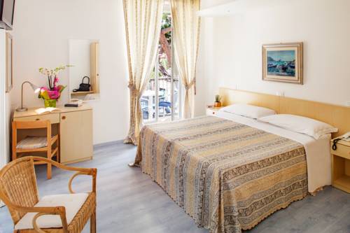 Imagen de la habitación del Hotel Ligure, Spotorno. Foto 15