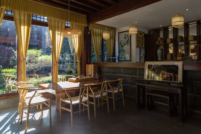 Imagen de los interiores del Hotel Lijiang Junpoxuan. Foto 18