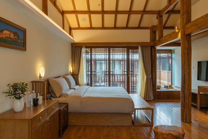 Imagen general del Hotel Lijiang Passing-cloud Resort. Foto 5