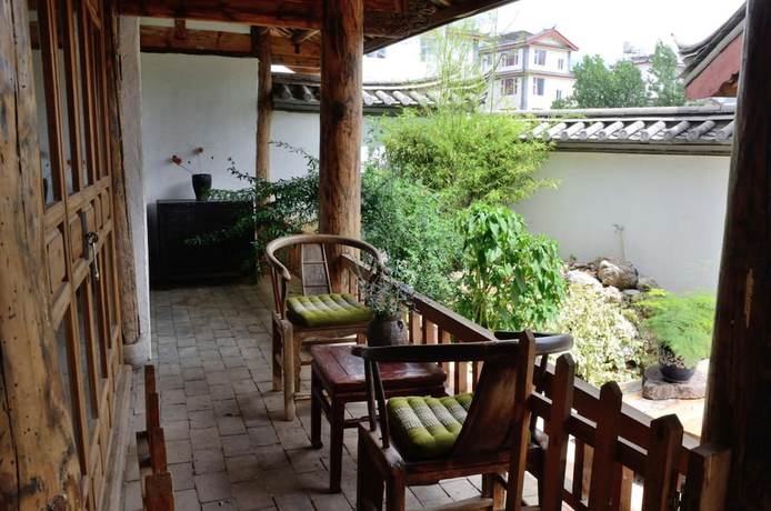 Imagen de los exteriores del Hotel Lijiang Seven Island Resort. Foto 14