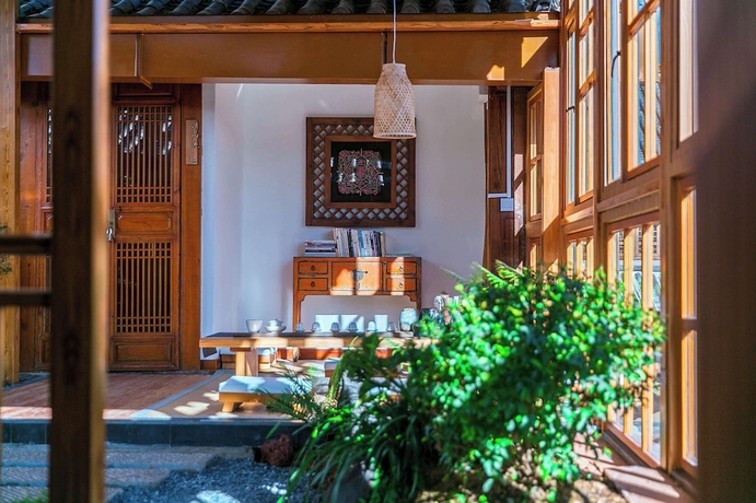 Imagen de los interiores del Hotel Lijiang half yard hotel. Foto 15