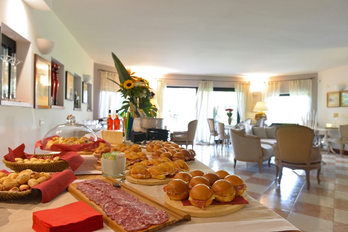 Imagen del bar/restaurante del Hotel Like Home - Boutique. Foto 3