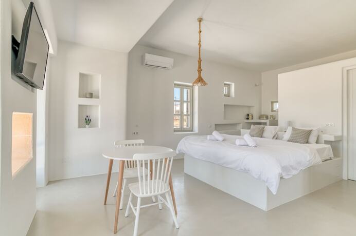Imagen de la habitación del Hotel Lil Paros Luxury suites. Foto 15