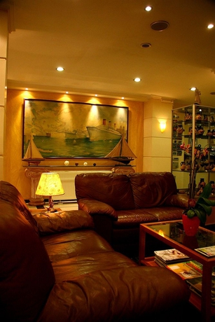 Imagen de los interiores del Hotel Lilia, Pireo. Foto 8