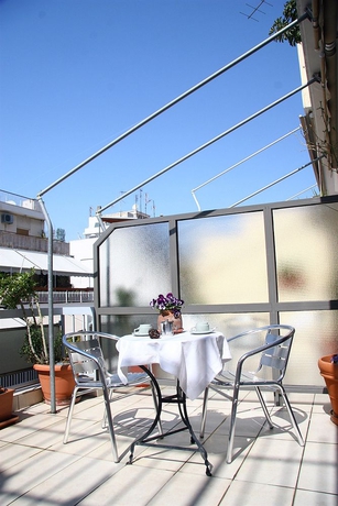 Imagen de los exteriores del Hotel Lilia, Pireo. Foto 7