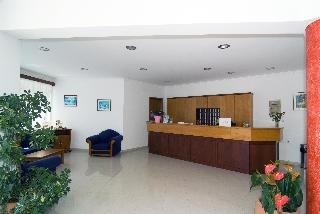 Imagen general del Hotel Lilium, Aghia Marina. Foto 2