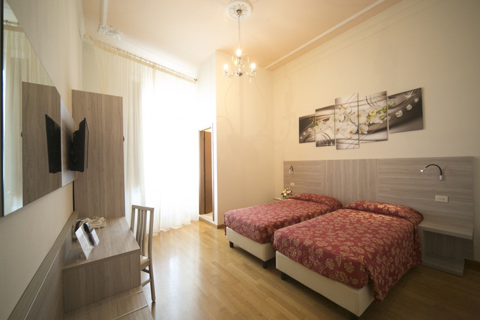 Imagen de la habitación del Hotel Lilium, Florencia. Foto 13