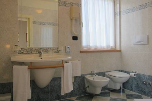 Imagen de la habitación del Hotel Lill&agrave;. Foto 13