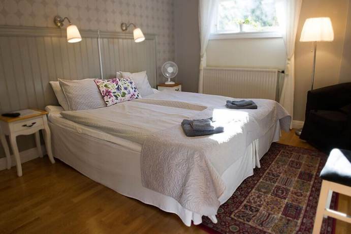 Imagen de la habitación del Hotel Lillalet. Foto 9