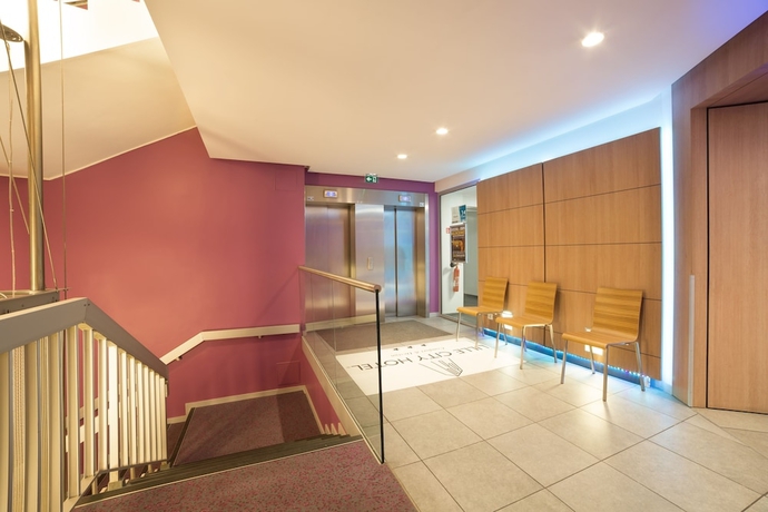Imagen de los interiores del Hotel Lille City. Foto 18