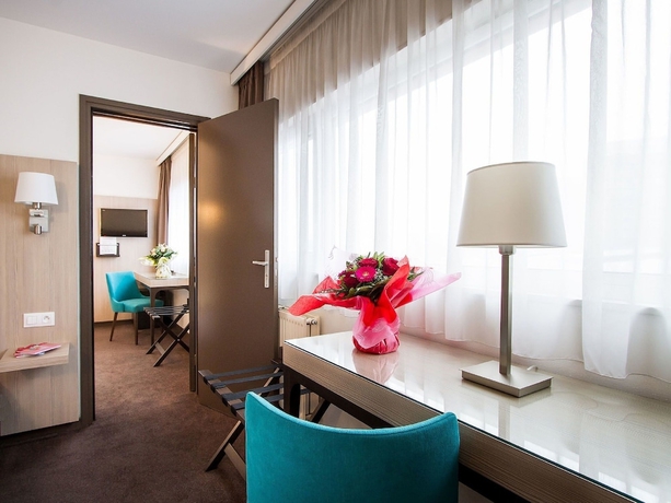 Imagen de la habitación del Hotel Lille Europe. Foto 6