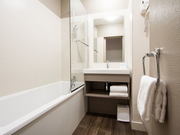 Imagen de la habitación del Hotel Lille Europe. Foto 16