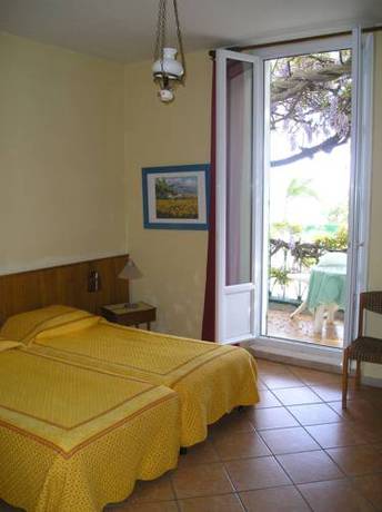 Imagen de la habitación del Hotel L'ilot Fleuri. Foto 12