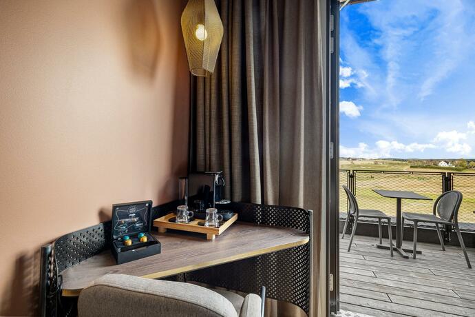 Imagen general del Hotel Lily Country Club. Foto 18