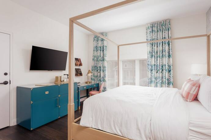 Imagen de la habitación del Hotel Lily Hall. Foto 15