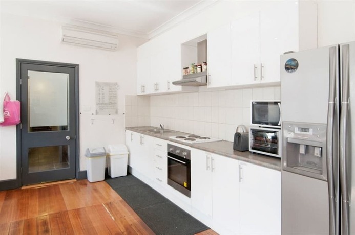 Imagen del bar/restaurante del Hotel Lily Sands Inn. Foto 11