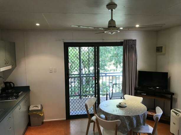 Imagen de la habitación del Hotel Lilyponds Holiday Park. Foto 17