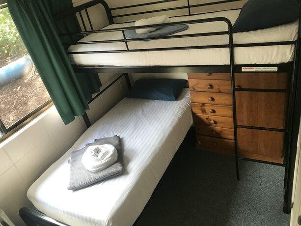 Imagen de la habitación del Hotel Lilyponds Holiday Park. Foto 18