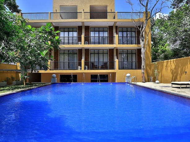Imagen de la piscina del Hotel Lily\'s Resort. Foto 19
