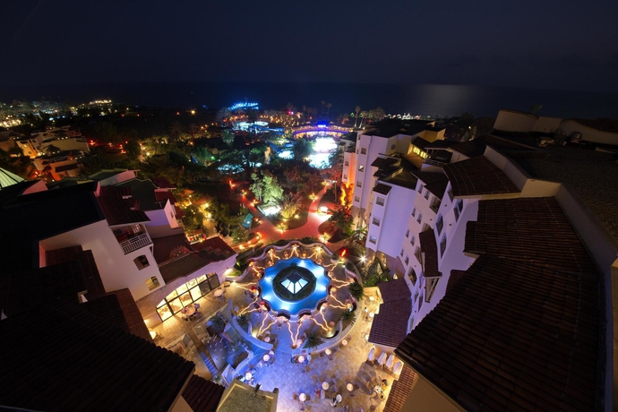 Imagen de los exteriores del Hotel Limak Arcadia Sport Resort - All Inclusive. Foto 2