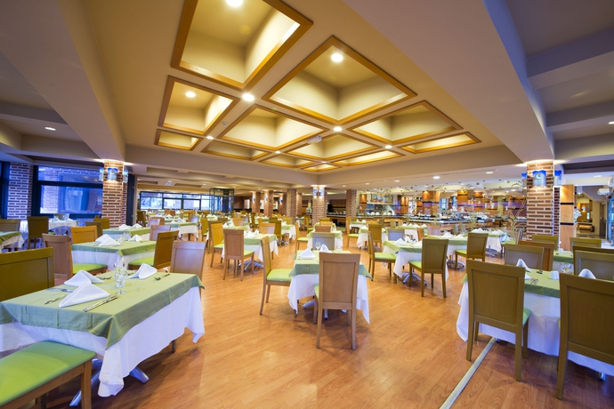 Imagen del bar/restaurante del Hotel Limak Limra and Resort - All Inclusive. Foto 4