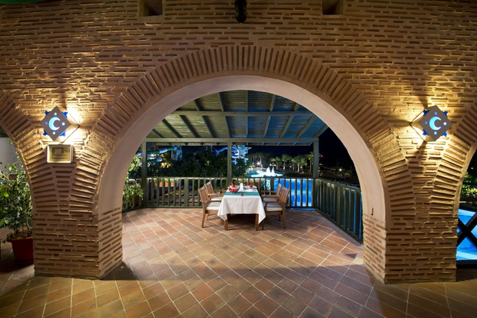 Imagen del bar/restaurante del Hotel Limak Limra and Resort - All Inclusive. Foto 6