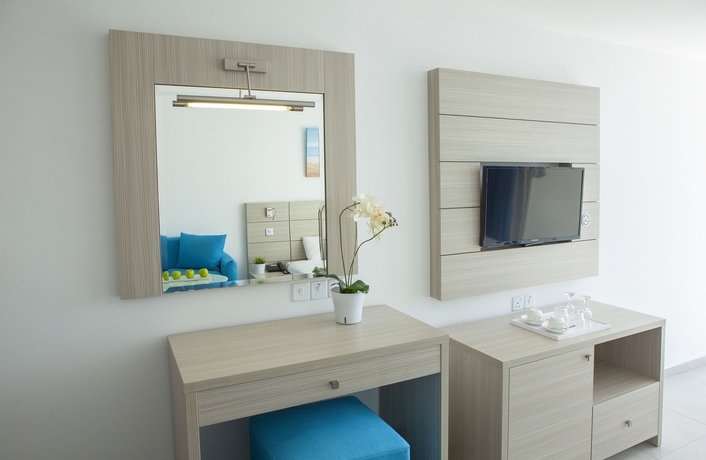 Imagen de la habitación del Hotel Limanaki Beach. Foto 6