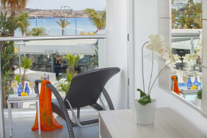 Imagen de la habitación del Hotel Limanaki Beach. Foto 8